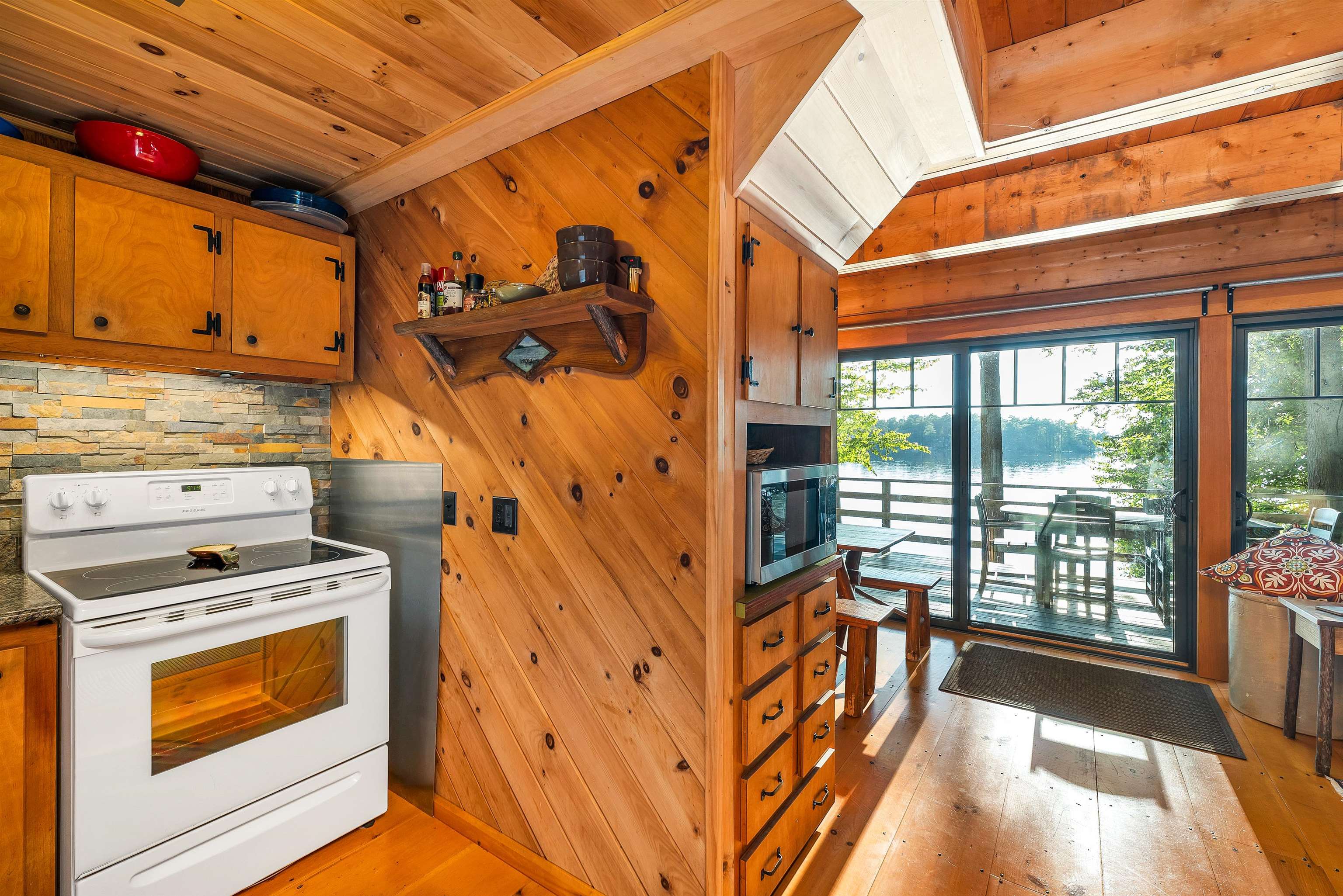 87 Timberlane P Wolfeboro, NH 03894 - Photo 11 of 38