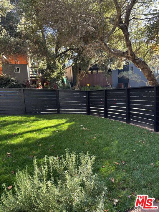 643 Hightree Road Santa Monica, CA 90402 - Photo 4 of 25 a view of outdoor space and yard