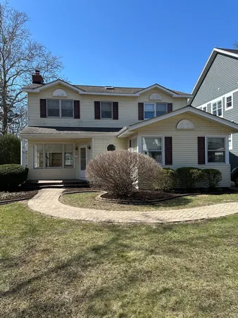 $3,700 | 331 South Julian Street, Naperville, IL 60540