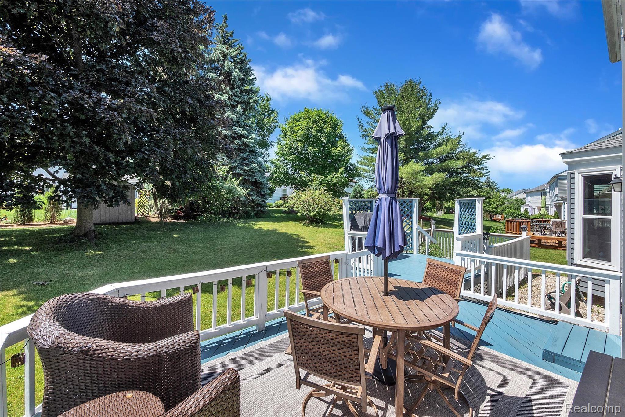 196 Parsons Lane Rochester, MI 48307 - Photo 17 of 43 27x11 Deck w/Garden