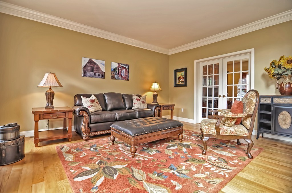 88 Hancock Road Franklin, MA 02038 - Photo 4 of 30 Gallery Image 4