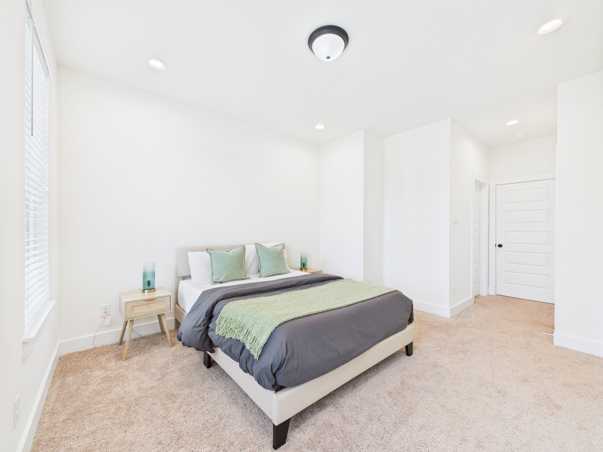 4306 Idaho Street Houston, TX 77021 - Photo 24 of 30 Secondary bedroom 2 with versatile use as a guest room or office