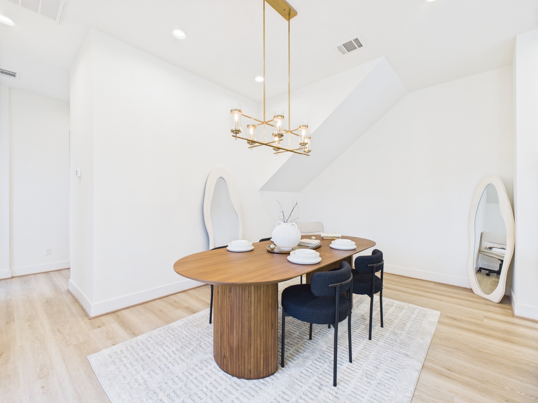 4306 Idaho Street Houston, TX 77021 - Photo 4 of 30 Dining area perfect for everyday meals or entertaining guests