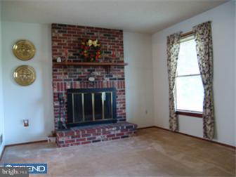 489 Pinehurst Road Cream Ridge, NJ 08514 - Photo 2 of 12