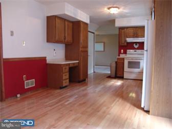 489 Pinehurst Road Cream Ridge, NJ 08514 - Photo 3 of 12