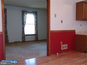489 Pinehurst Road Cream Ridge, NJ 08514 - Photo 4 of 12
