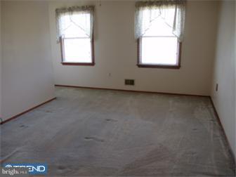 489 Pinehurst Road Cream Ridge, NJ 08514 - Photo 5 of 12