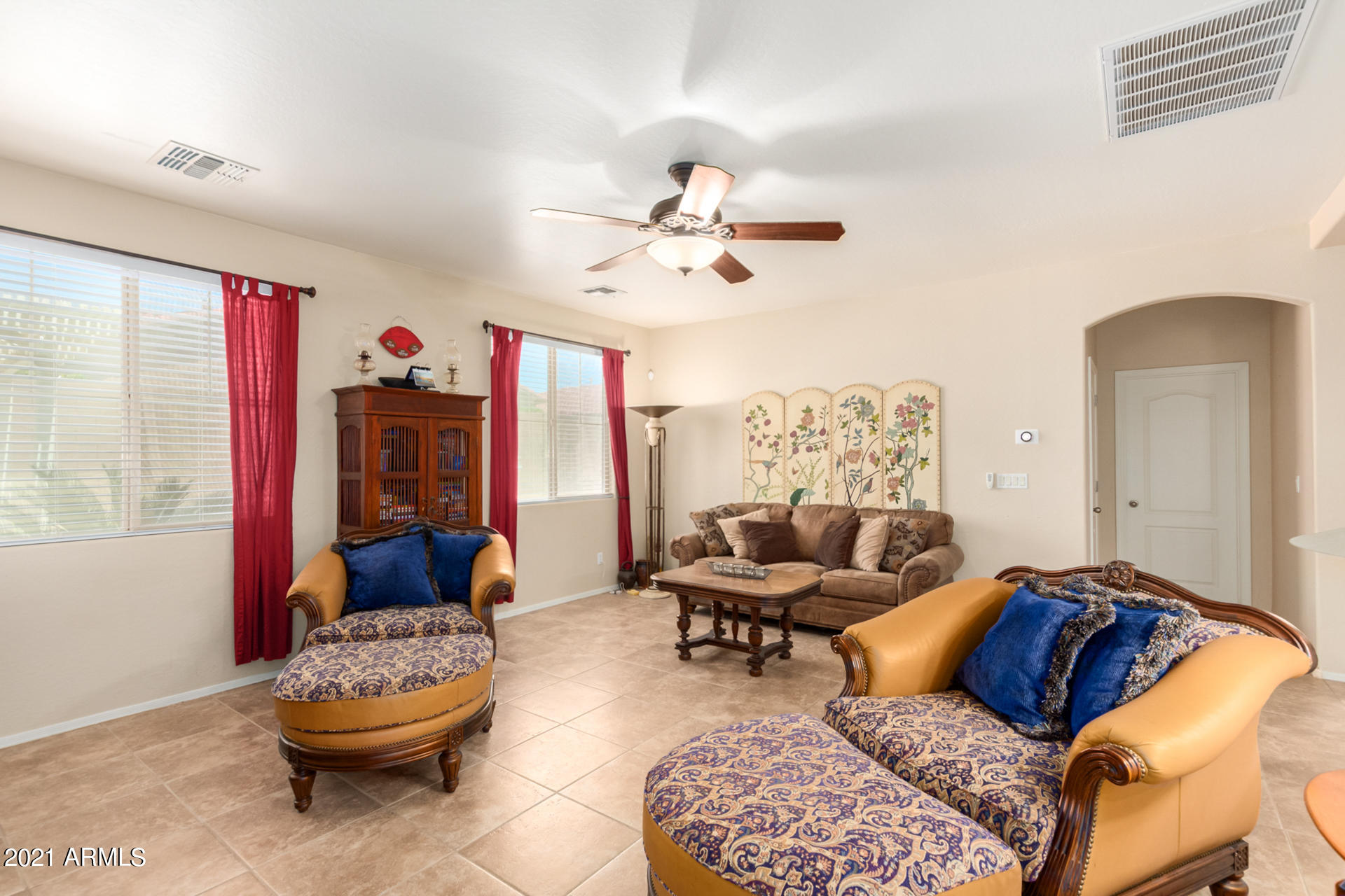 17344 West Red Bird Road Surprise, AZ 85387 - Photo 14 of 43 Livingroom