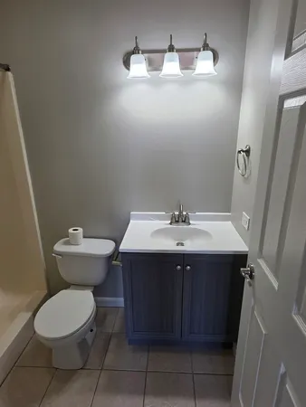 $1,800 | 1361 Cunat Court, Unit 2C, Lake In The Hills, IL 60156