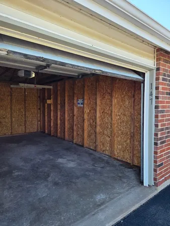 $1,800 | 1361 Cunat Court, Unit 2C, Lake In The Hills, IL 60156