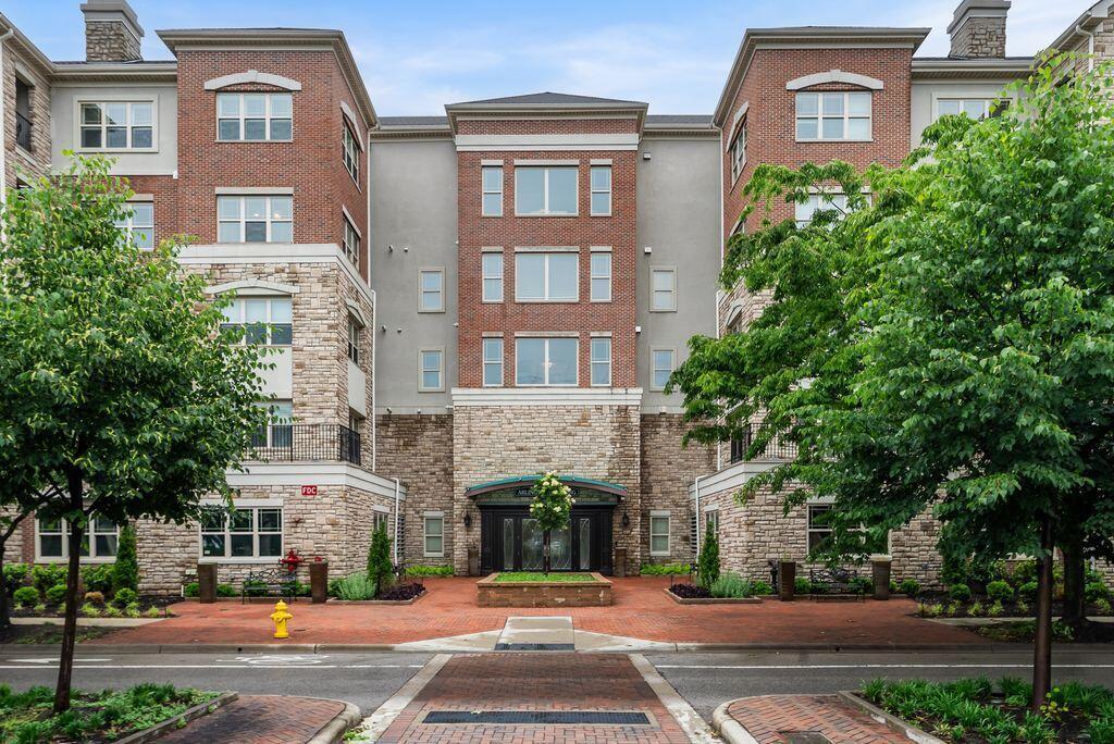 3175 Tremont Road, Unit 409 Columbus, OH 43221 - Photo 1 of 42 DSC07102