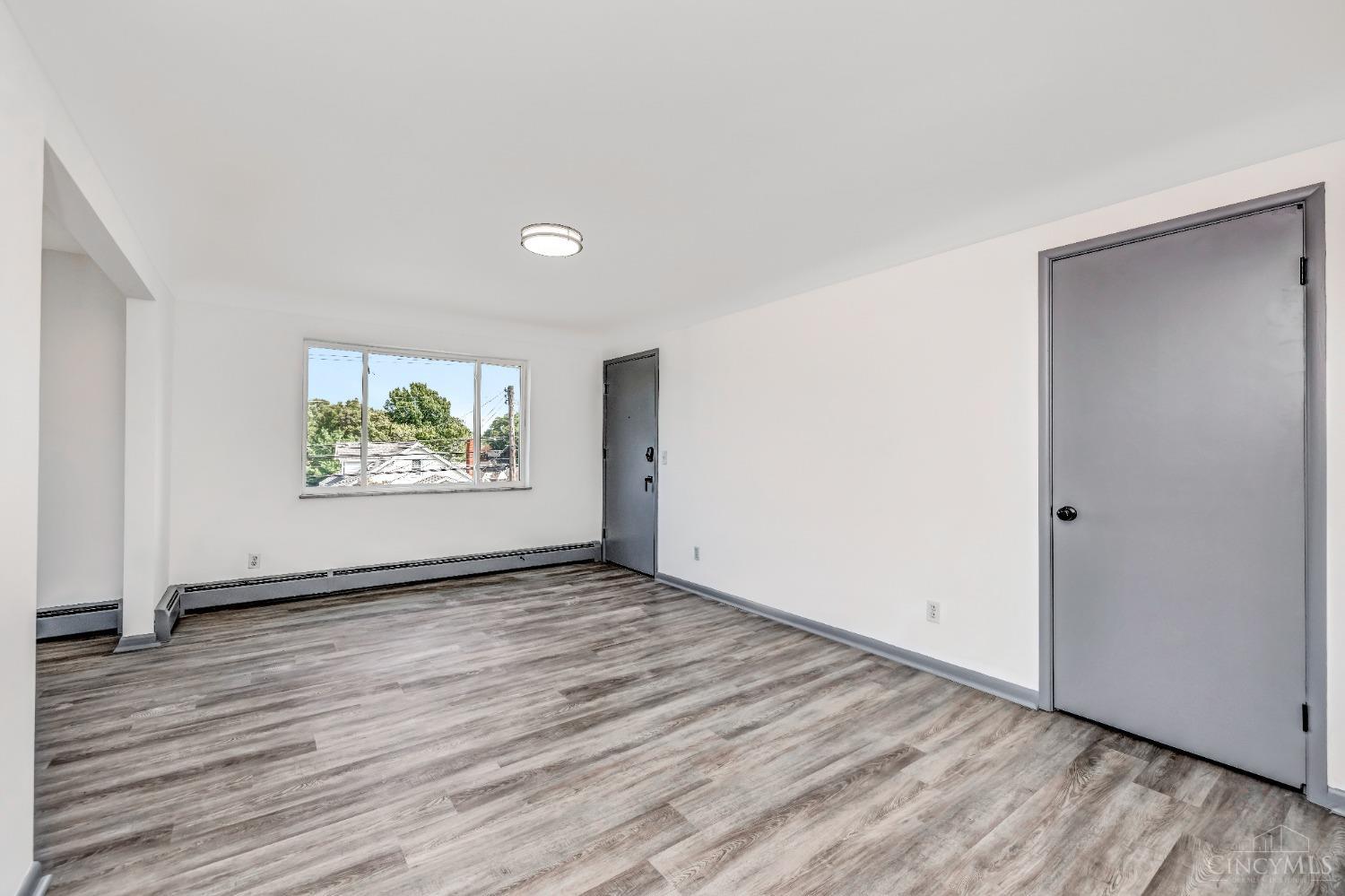 3991 School Section Road Cincinnati, OH 45211 - Photo 6 of 32