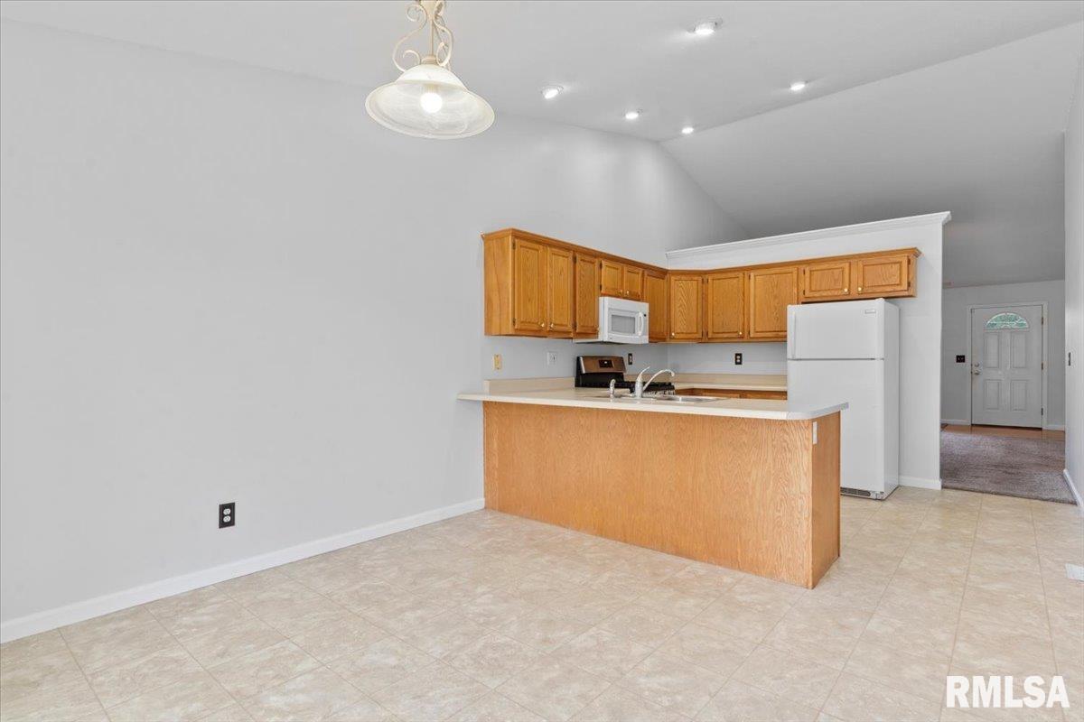 2418 Neil Road Springfield, IL 62702 - Photo 11 of 32
