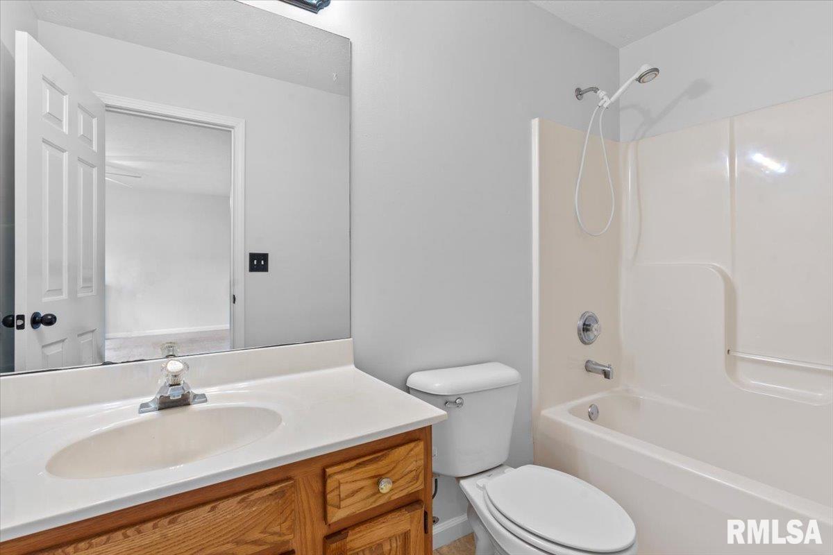 2418 Neil Road Springfield, IL 62702 - Photo 19 of 32