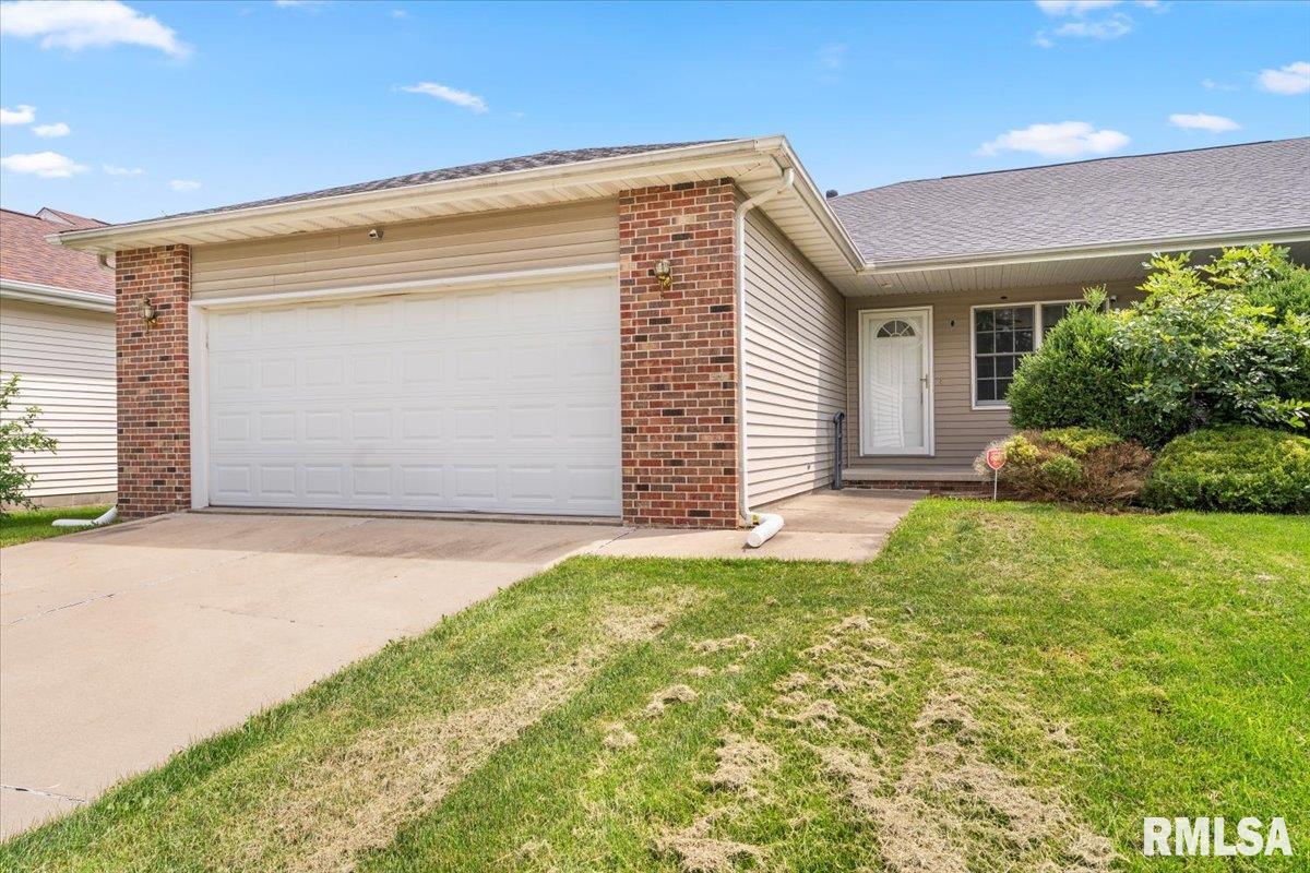2418 Neil Road Springfield, IL 62702 - Photo 2 of 32