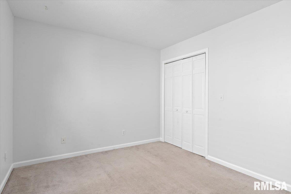 2418 Neil Road Springfield, IL 62702 - Photo 23 of 32