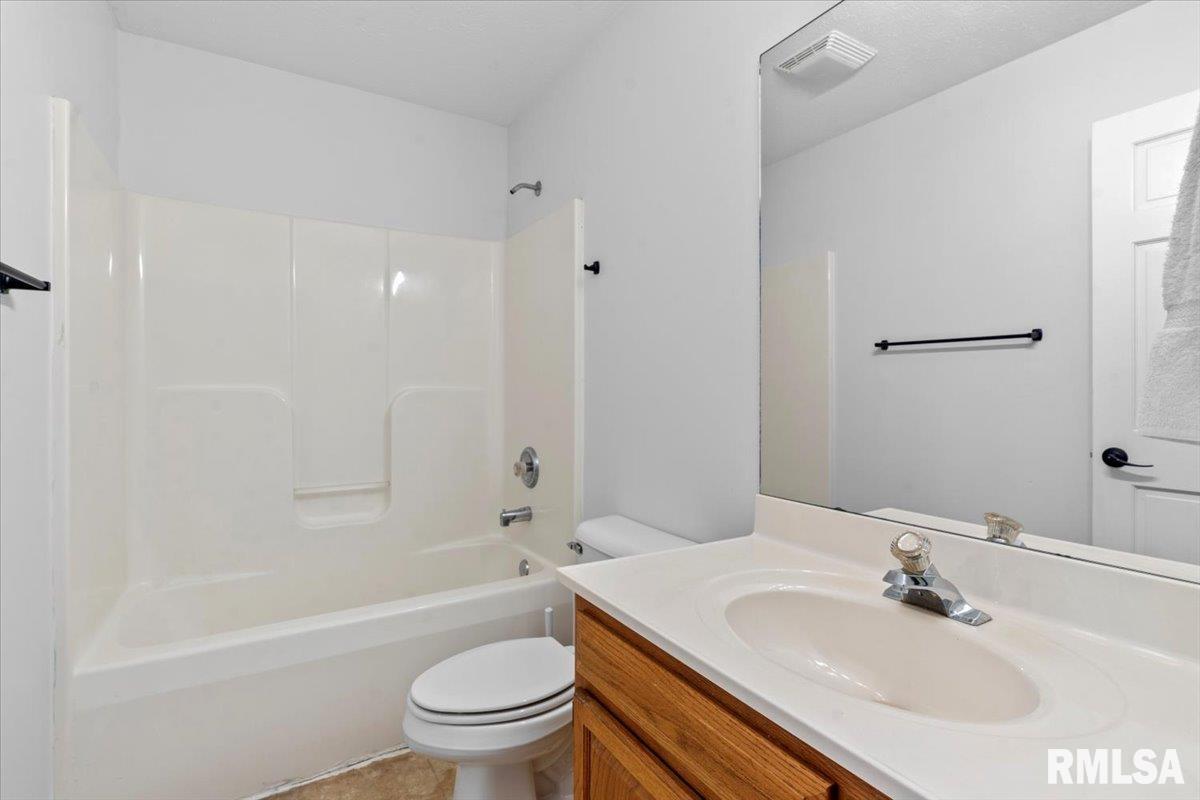 2418 Neil Road Springfield, IL 62702 - Photo 28 of 32