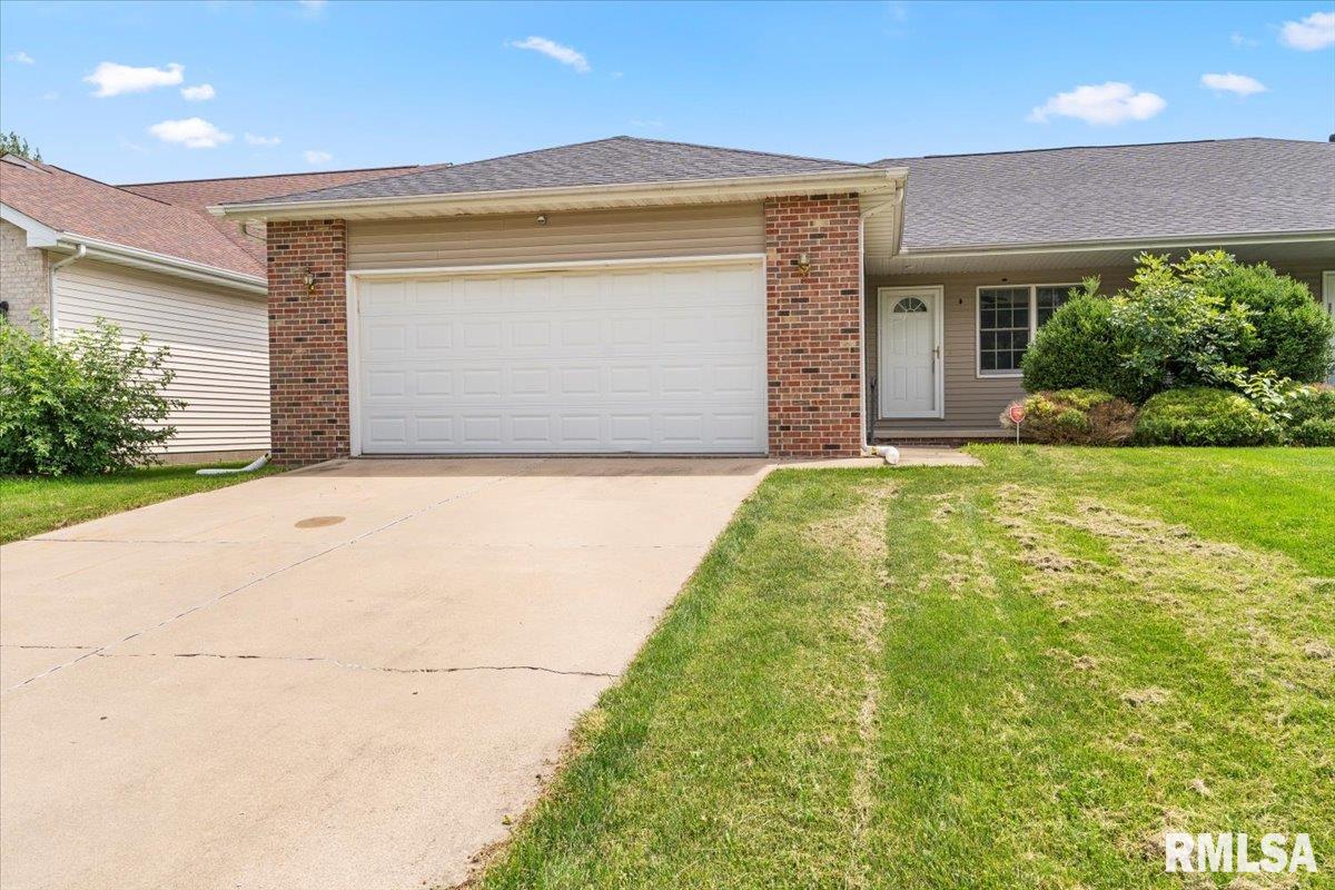2418 Neil Road Springfield, IL 62702 - Photo 3 of 32