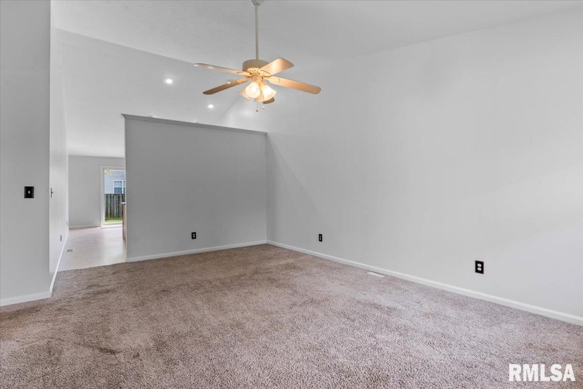 2418 Neil Road Springfield, IL 62702 - Photo 4 of 32