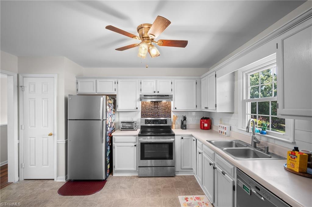 136 Central Ridge Court Clemmons, NC 27012 - Photo 6 of 27