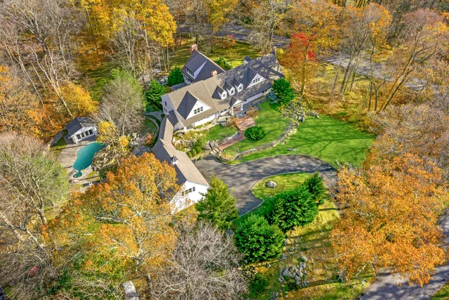 $2,895,000 | 10 Woodhill Road, Wilton, CT 06897