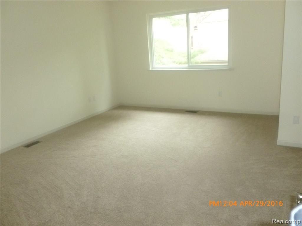 23133 Farmington Road Farmington, MI 48336 - Photo 23 of 32