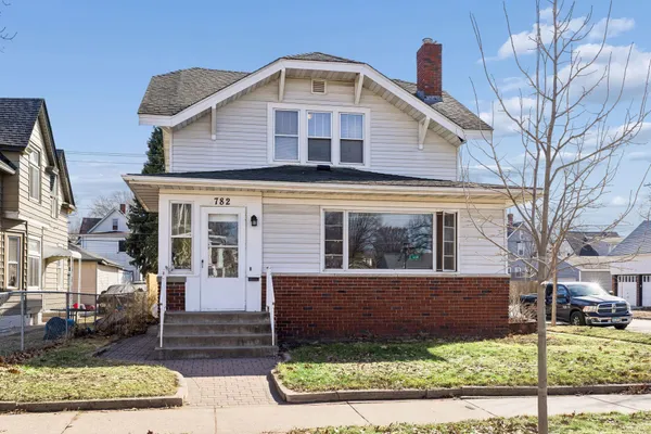 $225,000 | 782 Rose Avenue East, St. Paul, MN 55106