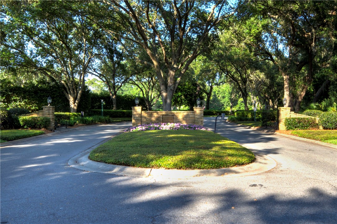109 Cascades St. Simons Island, GA 31522 - Photo 2 of 24