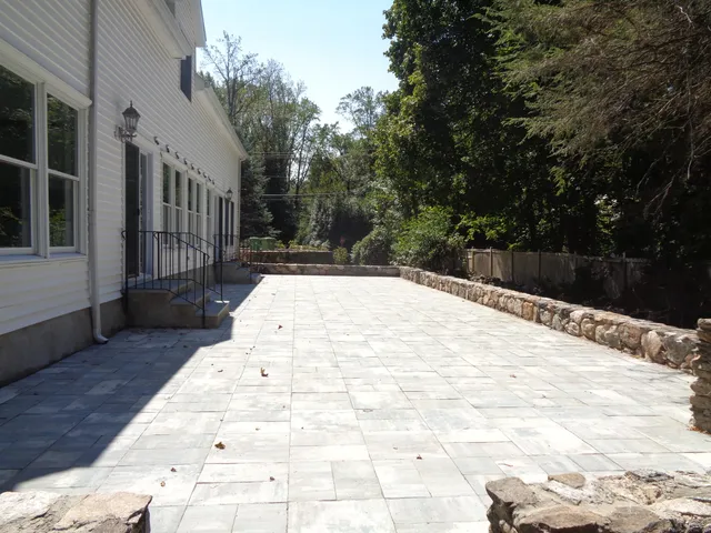 a view of yard with green space