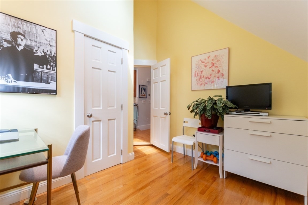 28 Holyoke Road, Unit 3 Somerville, MA 02144 - Photo 25 of 39 Gallery Image 25