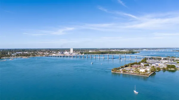 $1,600 | 1301 Emerald Terrace, Unit 11, Fort Pierce, FL 34950