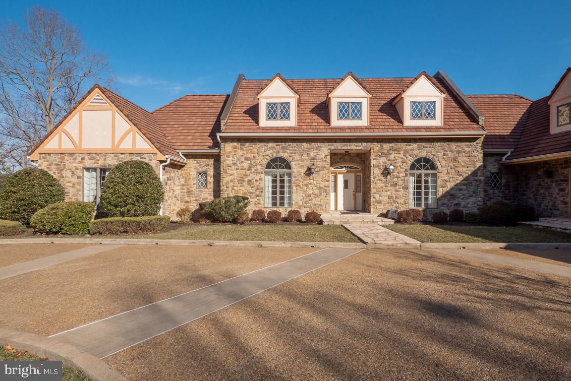 3100 Hemlock Point Court Triangle, VA 22172 - Photo 2 of 71 front view of a house with a street
