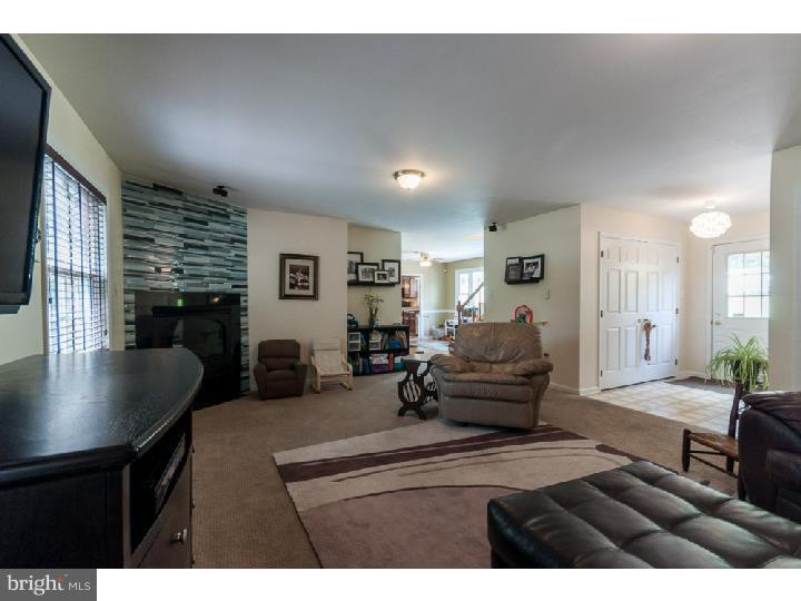 509 Park Ridge Drive Wayne, PA 19087 - Photo 9 of 22 Family Room