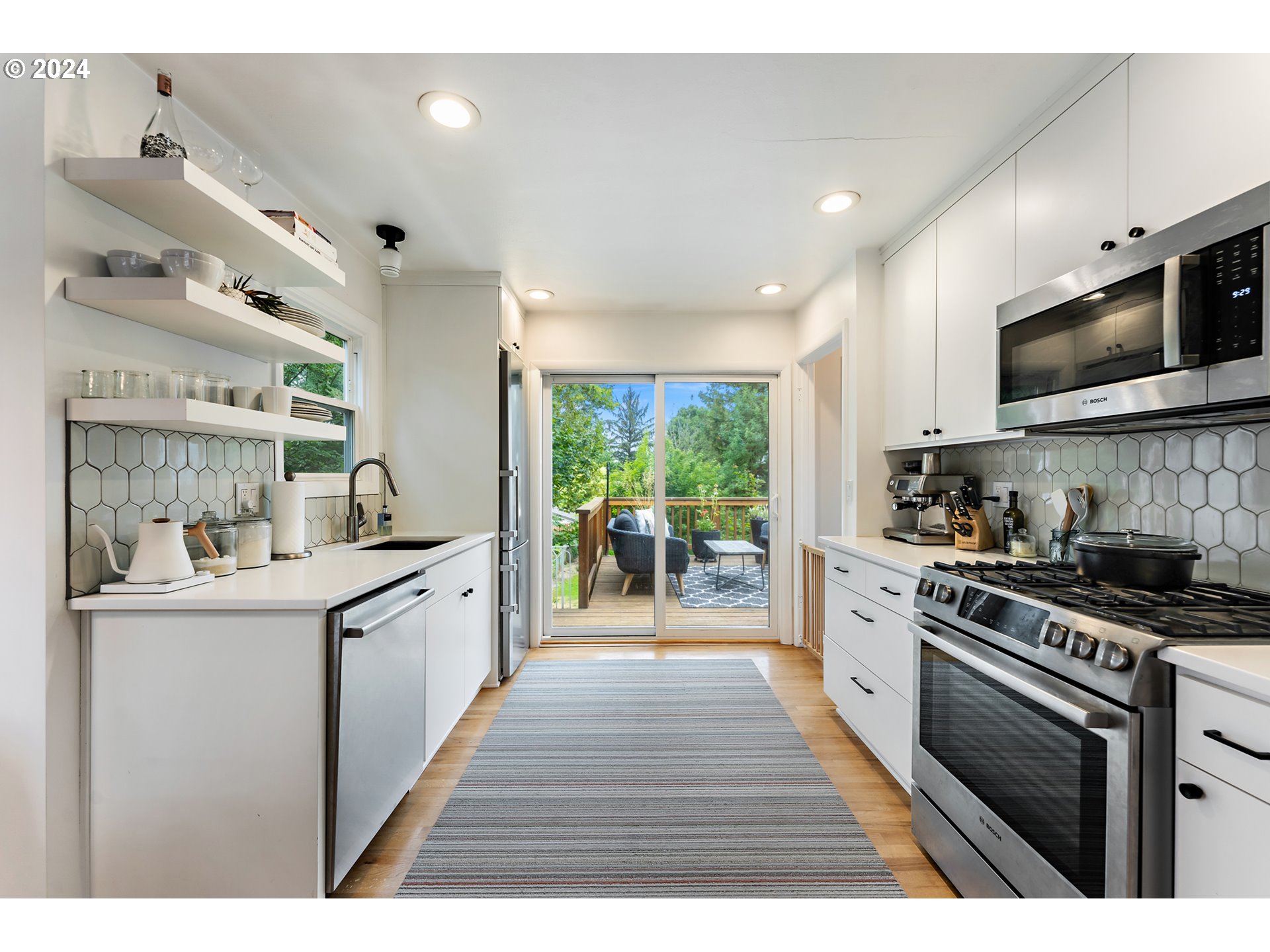 2530 Southwest Troy Street Portland, OR 97219 - Photo 11 of 44 Kitchen