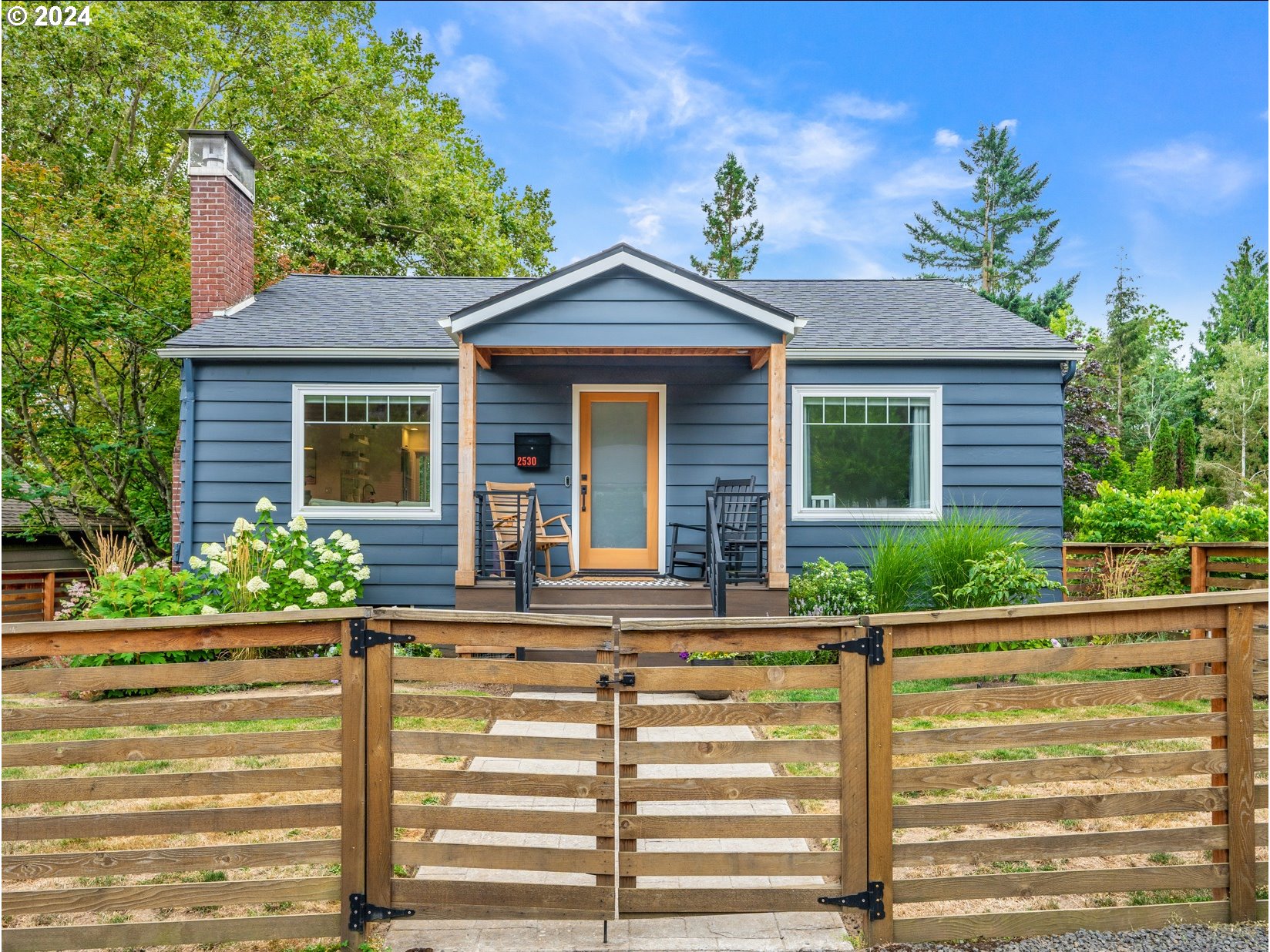 2530 Southwest Troy Street Portland, OR 97219 - Photo 2 of 44 Front Yard