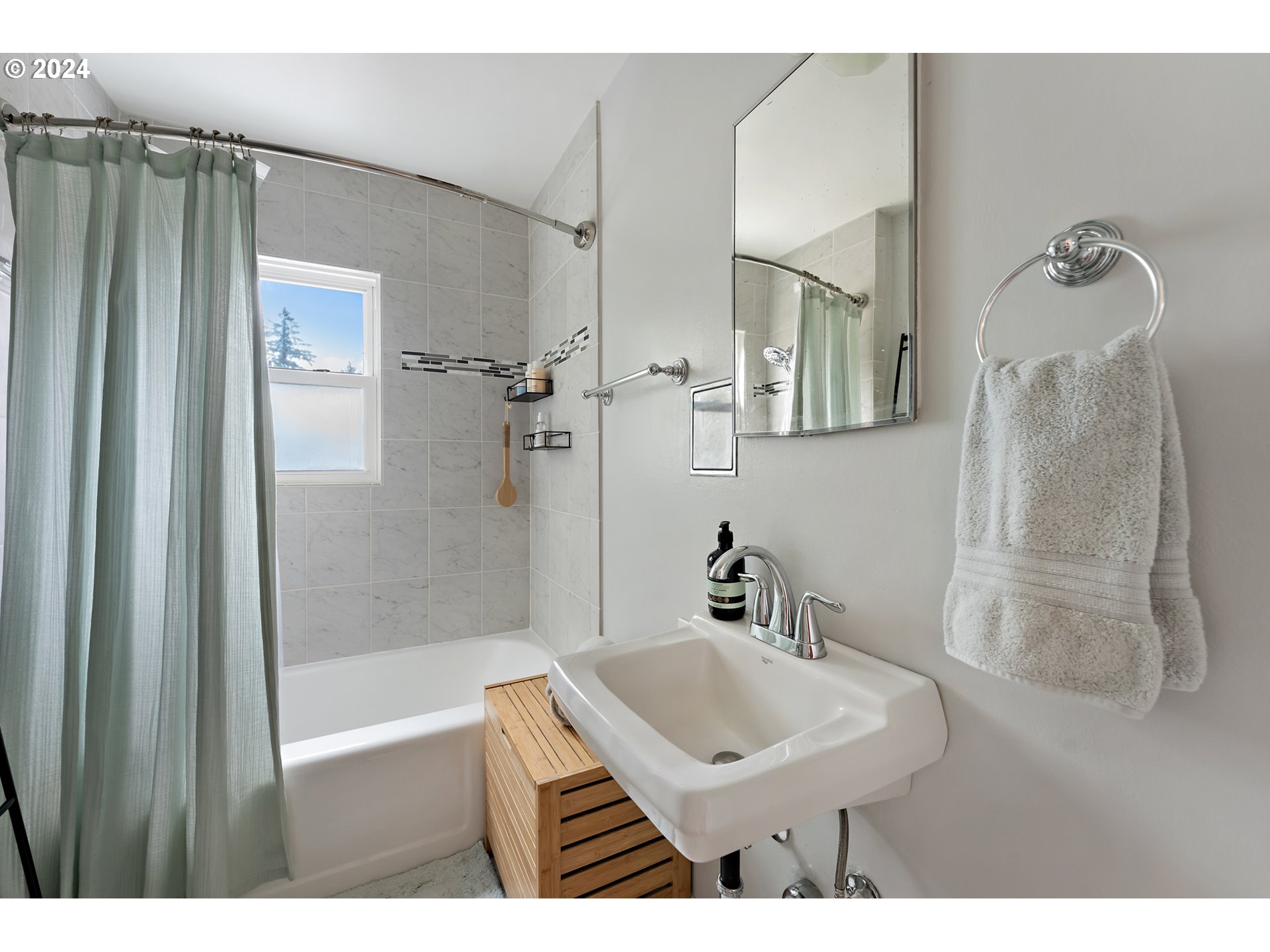 2530 Southwest Troy Street Portland, OR 97219 - Photo 24 of 44 Gallery Image 24