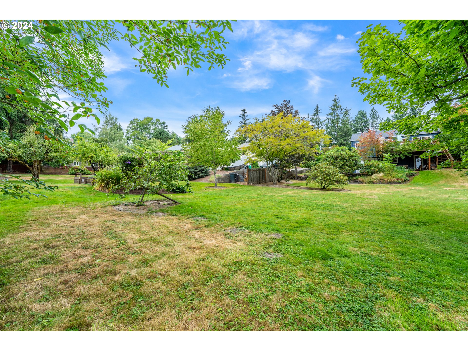 2530 Southwest Troy Street Portland, OR 97219 - Photo 35 of 44 Gallery Image 35