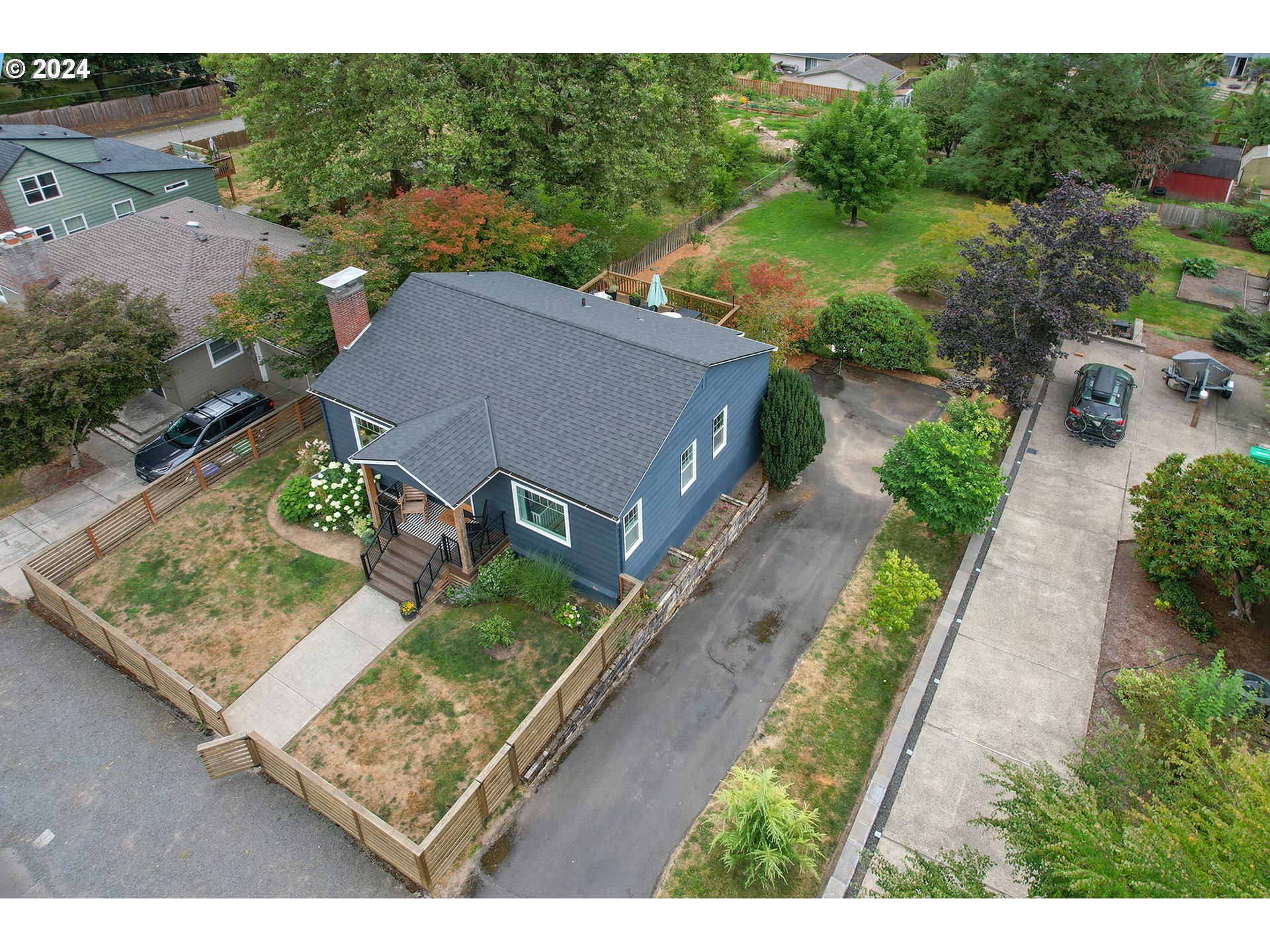 2530 Southwest Troy Street Portland, OR 97219 - Photo 43 of 44 Gallery Image 43