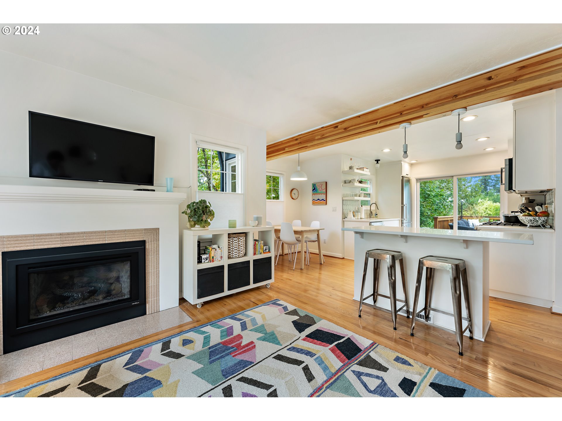 2530 Southwest Troy Street Portland, OR 97219 - Photo 8 of 44 Gallery Image 8
