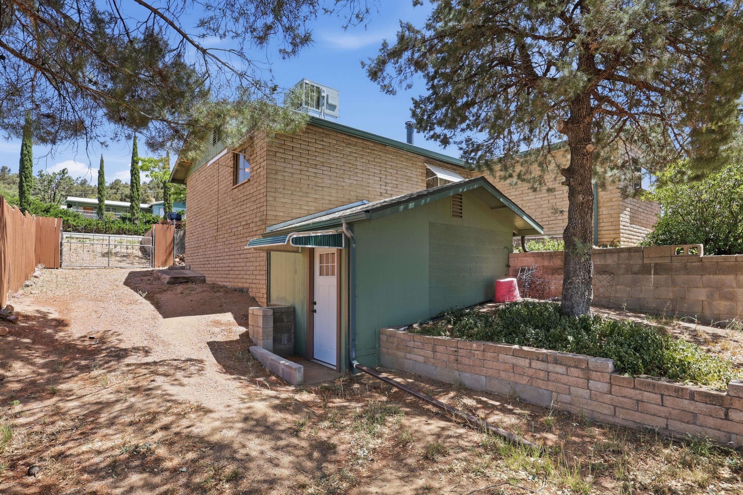 407 West Frontier Street Payson, AZ 85541 - Photo 27 of 33 Driveway to back yard