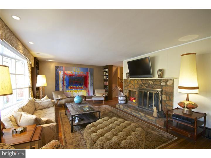 331 Paxon Hollow Road Media, PA 19063 - Photo 4 of 24 Living Room