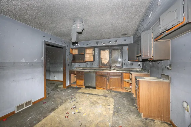 $125,000 | 2360 Roncy Road, Benton Harbor, MI 49022