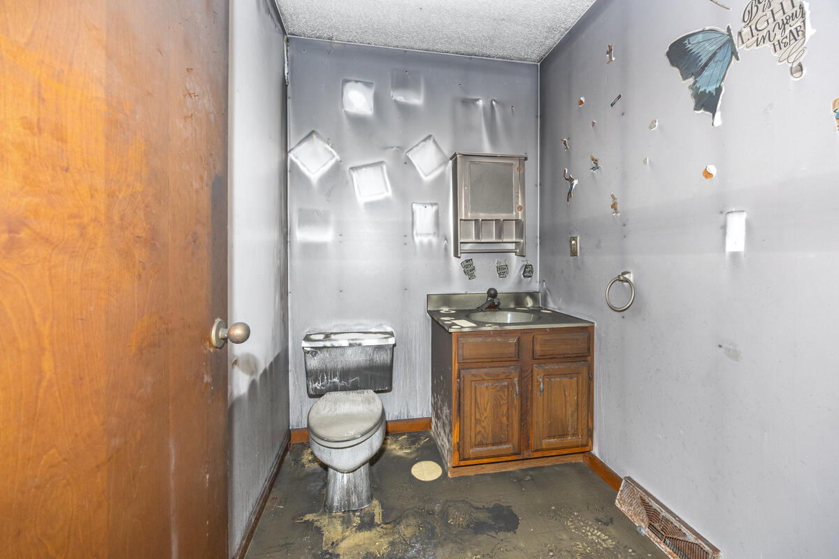 2360 Roncy Road Benton Harbor, MI 49022 - Photo 8 of 20 2360-Roncy_006