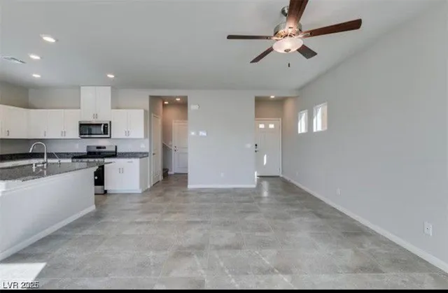 $2,195 | 7839 Morganite Avenue, Las Vegas, NV 89113
