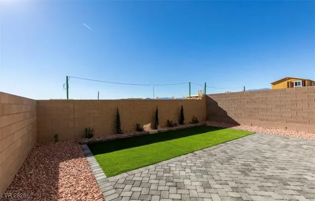 $2,195 | 7839 Morganite Avenue, Las Vegas, NV 89113