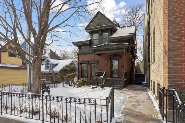 $325,000 | 47 St Albans Street North, St. Paul, MN 55104