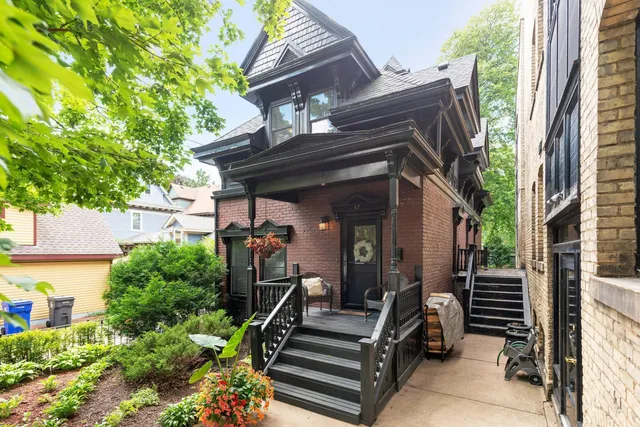 $325,000 | 47 St Albans Street North, St. Paul, MN 55104