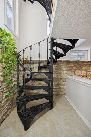 $325,000 | 47 St Albans Street North, St. Paul, MN 55104