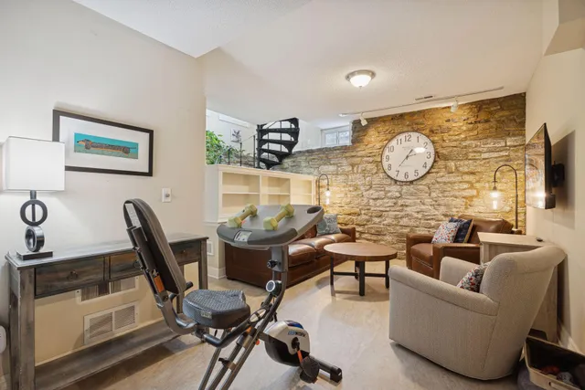 $325,000 | 47 St Albans Street North, St. Paul, MN 55104