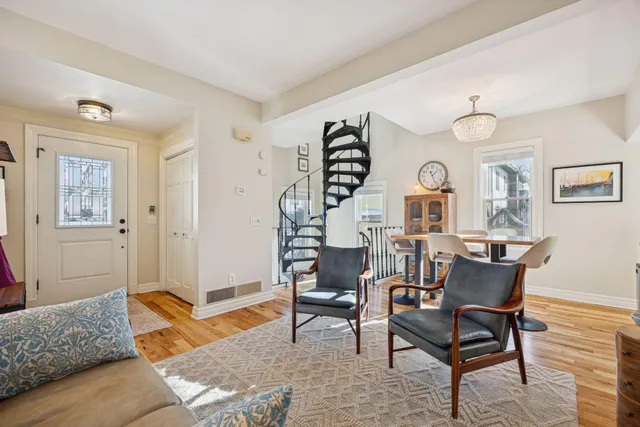 $325,000 | 47 St Albans Street North, St. Paul, MN 55104